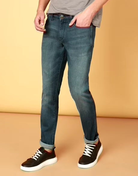Men Lightly Washed Tapered Fit Jeans